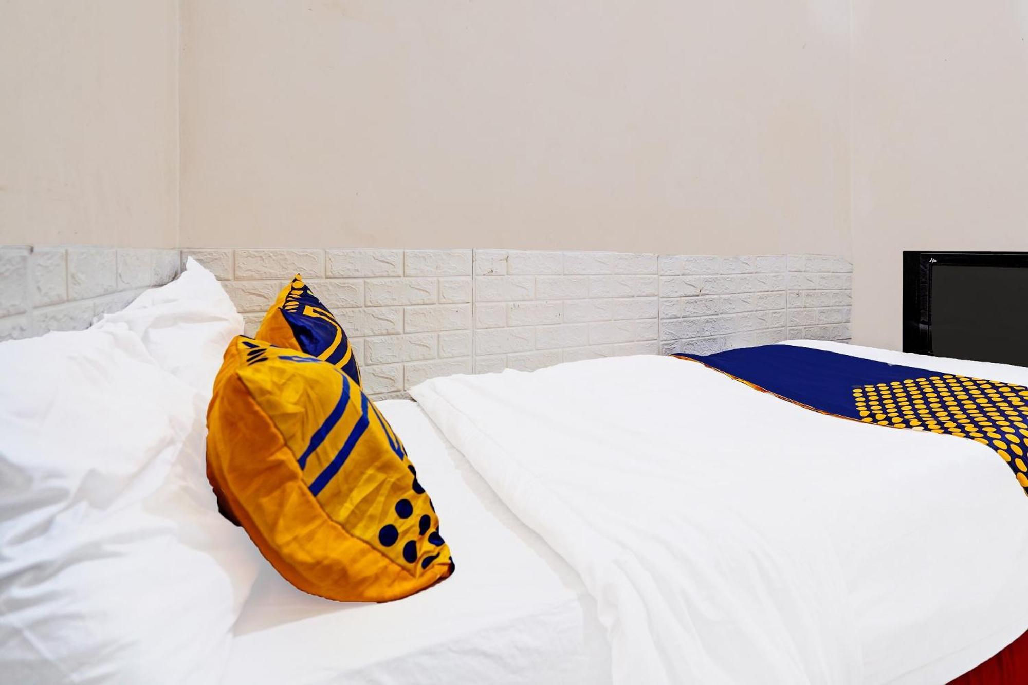 Spot On 91589 Bunda Syariah Hotel